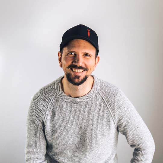 Stefan Hafenscher von ZENITBLAU mit schwarzem Kapperl