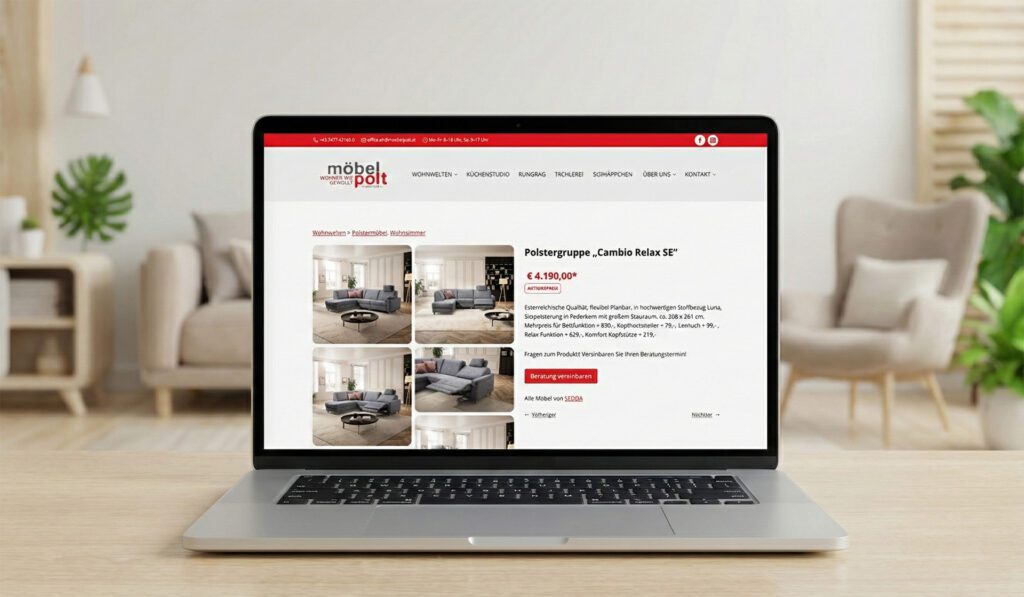 Laptop auf einem Tisch mit Möbeln im Hintergrund